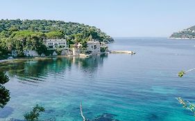 Studio rénové avec parking et terrasse à Eze village
